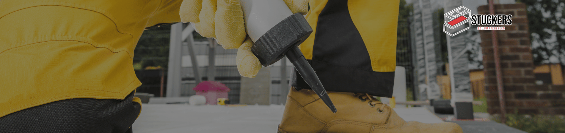 Bouwchemicalien witte logo - Stuckers Bouwmaterialen