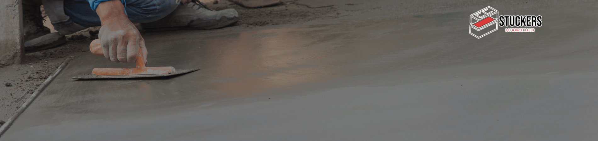 cement witte logo - Stuckers Bouwmaterialen